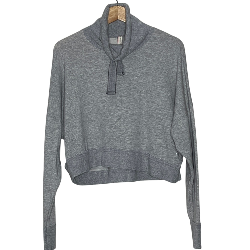 FREE PEOPLE MOVEMENT LARA  GRAY CROP SWEATSHIRT‎ SIZE XS/TP